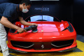 Bikin Kinclong Mobil Super Car dengan Glass Coating