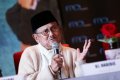 BJ Habibie Hadiri Launching Soundtrack Film Rudy Habibie