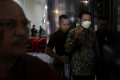 bupati-lamongan-yuhronur-effendi-diperiksa-kpk_20231012_210703.jpg