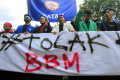 buruh-dan-mahasiswa-batam-aksi-tolak-kenaikan-harga-bbm_20220919_204828.jpg