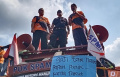 buruh-tolak-kenaikan-bbm-di-dpr-ri-jakarta_20220906_182426.jpg