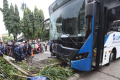 Bus TransJakarta Menambrak Pembatas Jalan