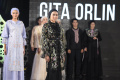 busana-muslim-glamour-ala-bangsawan-london-rancangan-gita-orlin_20240315_234851.jpg