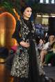 Busana Muslim Glamour Ala Bangsawan London Rancangan Gita Orlin