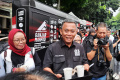 caferavan-ganjar-mahfud-bagikan-kopi-gratis_20231231_153543.jpg