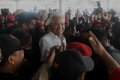 Capres Ganjar Launching 1 Keluarga Miskin 1 Sarjana