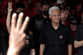 capres-ganjar-pranowo-temui-buruh-tani-dan-nelayan-di-bekasi_20231214_190314.jpg