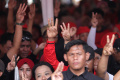 capres-ganjar-pranowo-temui-buruh-tani-dan-nelayan-di-bekasi_20231214_190441.jpg