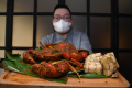 Chef Jimmy Irawan Menyajikan Kepiting Rempah Chef Jimmy Irawan Menyajikan Kepiting Rempah