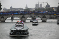 Defile Kontingen Indonesia pada Pembukaan Olimpiade Paris 2024