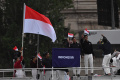 Defile Kontingen Indonesia pada Pembukaan Olimpiade Paris 2024