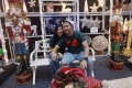 Delon Dan Istri Berbelanja Keperluan Natal 2019