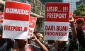 Demo Aktivis Tolak Perpanjangan Kontrak Freeport