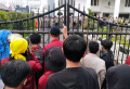 demo-bbm-di-dprd-jabar-mahasiswa-bawa-keranda-dan-boneka-mayat_20220915_192212.jpg