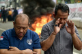 demo-di-depan-kpu-diwarnai-aksi-bakar-spanduk_20240318_211357.jpg