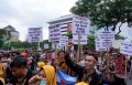 Demo Guru SMA dan SMK Swasta Se Jateng Di Kantor Gubernur Jateng