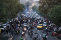 Demo Memanas di Iran, Korban Bertambah dan Internet Diputus