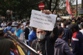 Demo Pengungsi Afghanistan di Kantor UNHCR Ricuh
