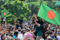 Demonstran yang Marah Serbu Istana Perdana Menteri Bangladesh