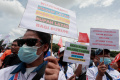 Demonstrasi Buruh di Depan Gedung DPR