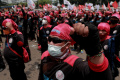 Demonstrasi Buruh di Depan Gedung DPR