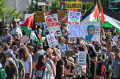 demonstrasi-warga-amarika-pro-palestina-di-orlando-florida_20240512_105540.jpg