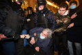 demonstrasi-warga-rusia-tolak-invasi-ke-ukraina_20220225_192436.jpg