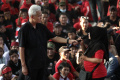 dialog-ganjar-pranowo-dengan-buruh-dan-pelaku-umkm_20231214_192430.jpg
