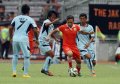 Dirga Lasut Dibayangi Dua Pemain Persela