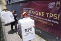 distribusi-logistik-pemilu-2024-ke-tps-kota-bandung_20240213_194326.jpg