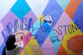 dosen-dan-mahasiswa-dkv-unpas-buat-mural-di-kampung-wisata_20240729_165420.jpg