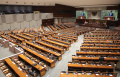 dpr-sahkan-uu-tentang-desa-dan-ruu-dkj_20240328_170147.jpg