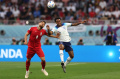 Duel di Udara Antara Timnas Inggris dan Timnas Iran