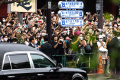 duka-warga-jepang-melepas-shinzo-abe_20220713_182633.jpg