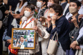 Duka Warga Jepang Melepas Shinzo Abe