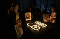 earth-hours-surabaya-pameran-45-karya-lukisan_20240324_195702.jpg