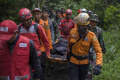 erupsi-gunung-marapi-11-pendaki-meninggal-dunia_20231205_070709.jpg