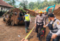 Evakuasi Kurban Longsor di Kampung Cugenang Kabupaten Cianjur Evakuasi Kurban Longsor di Kampung Cugenang Kabupaten Cianjur