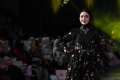 Evening Dress Bertema Ophelia Karya Riris Ghofir di SFP 2021