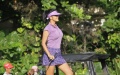 Farah Quinn Bermain Golf