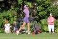 Farah Quinn Bermain Golf