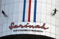 Atraksi Vertical Catwalk di Sarinah