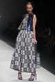 fashion-show-cossy-latu-featuring-danar-hadi-di-jfw-2015_20151101_214732.jpg