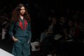 Fashion Show Koleksi Lekat di JFW 2015