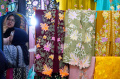 festival-batik-bordir-dan-tenun-nusantara-di-bandung_20240801_220153.jpg