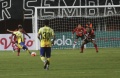 Fitra Ridwan Lepaskan Tendangan Ke Gawang Persipura