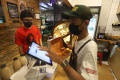 flash-coffee-dan-lawless-donuts-hadirkan-menu-halal-ramadan_20220408_231740.jpg