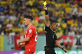 Gelandang Swiss Fabian Frei Terima Kartu Kuning