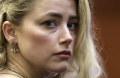 Gemuruh Pendukung Johnny Depp dan Kekecewaan Amber Heard