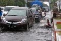 Genangan Air Mengakibatkan Macet